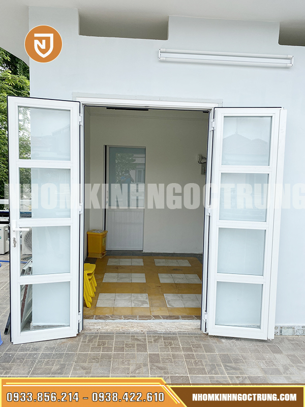 cua nhom xingfa 2 canh