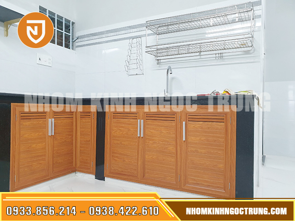 cua bep duoi nhom gia go tai tphcm